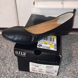 Round toe leather ballet flats